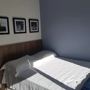  Quarto em Acomodações Particulares Varanda_77 - Cely Ades